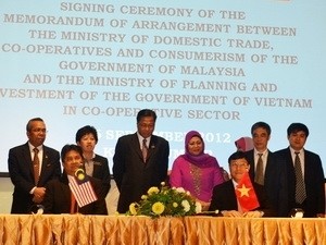 Vietnam, Malaysia boost cooperative development  - ảnh 1